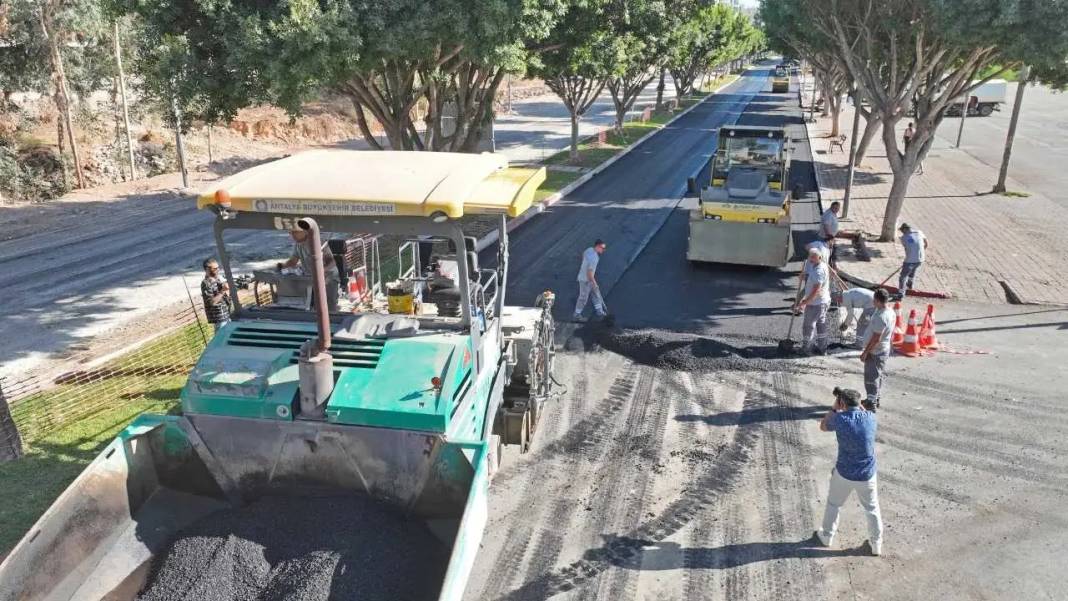 Konyaaltı’nda Hem Araçlar Hem Yayalar Rahatlayacak! 3